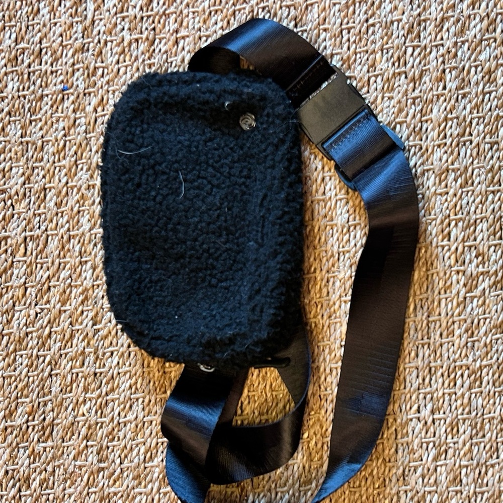 Sherpa Belt Bag Fanny Pack - Picture 2 of 4